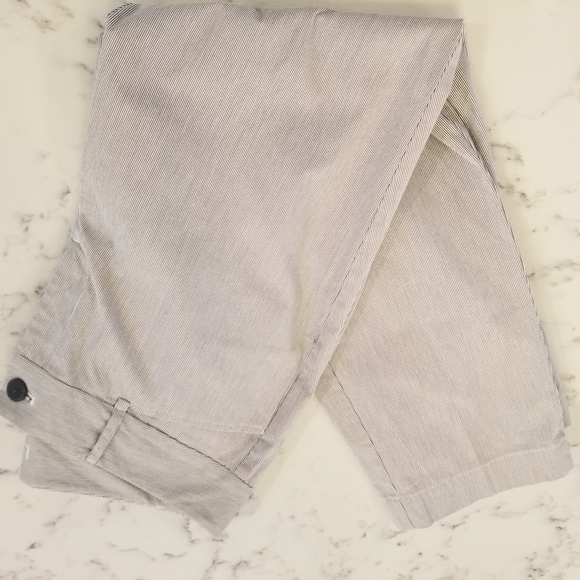 Like New Loft Striped Capris Size 10 - Picture 2 of 8